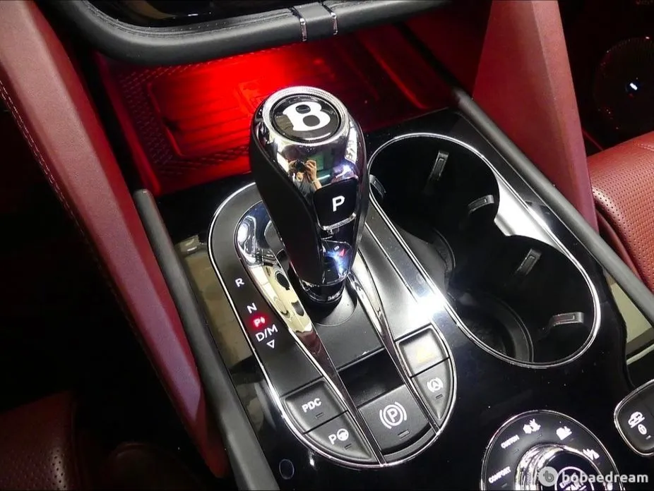 Bentley Bentayga 2022 из KR, фото 7
