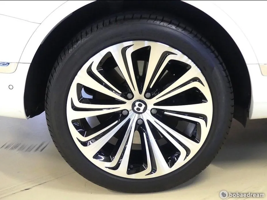 Bentley Bentayga 2022 из KR, фото 3