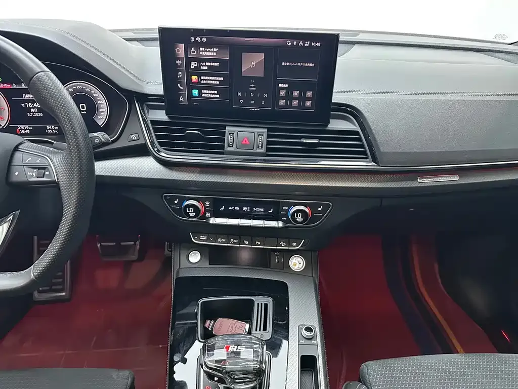 Audi Q5L Sportback — фото 8