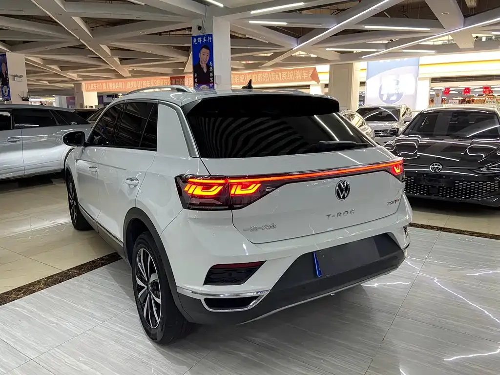 Volkswagen T-Roc — фото 2