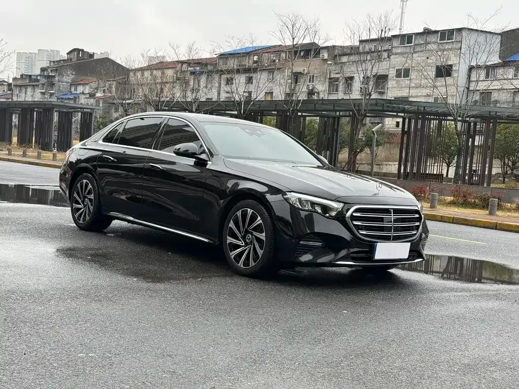 Mercedes-Benz E-Class — фото 10