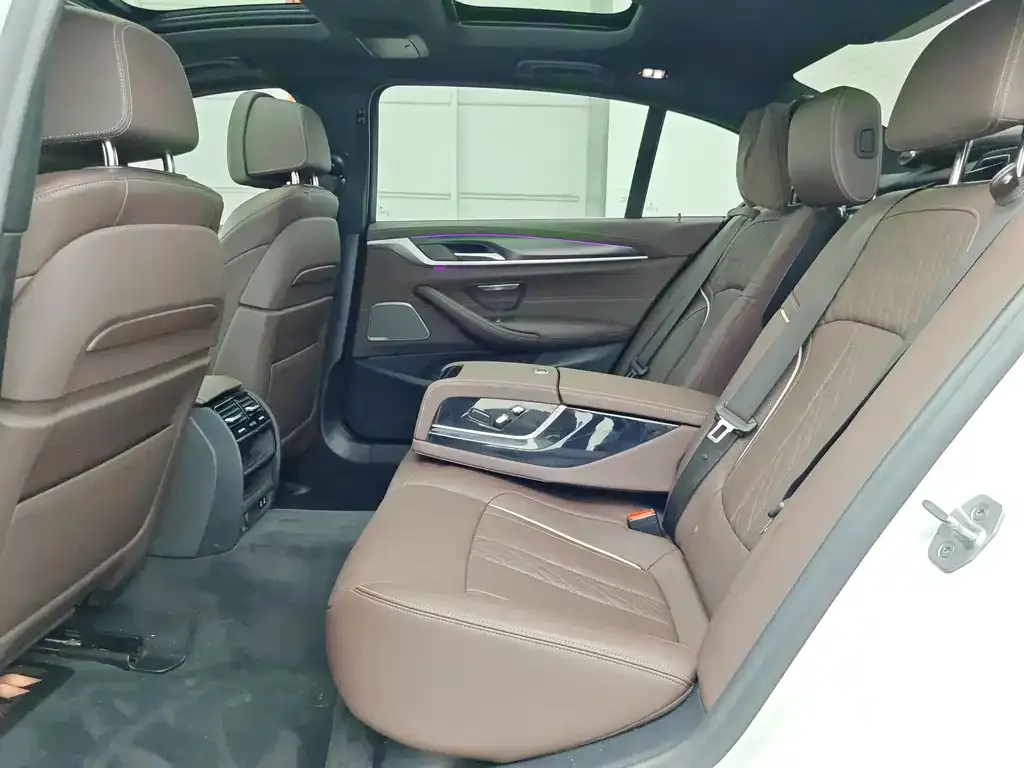 BMW 5 Series New Energy — фото 6