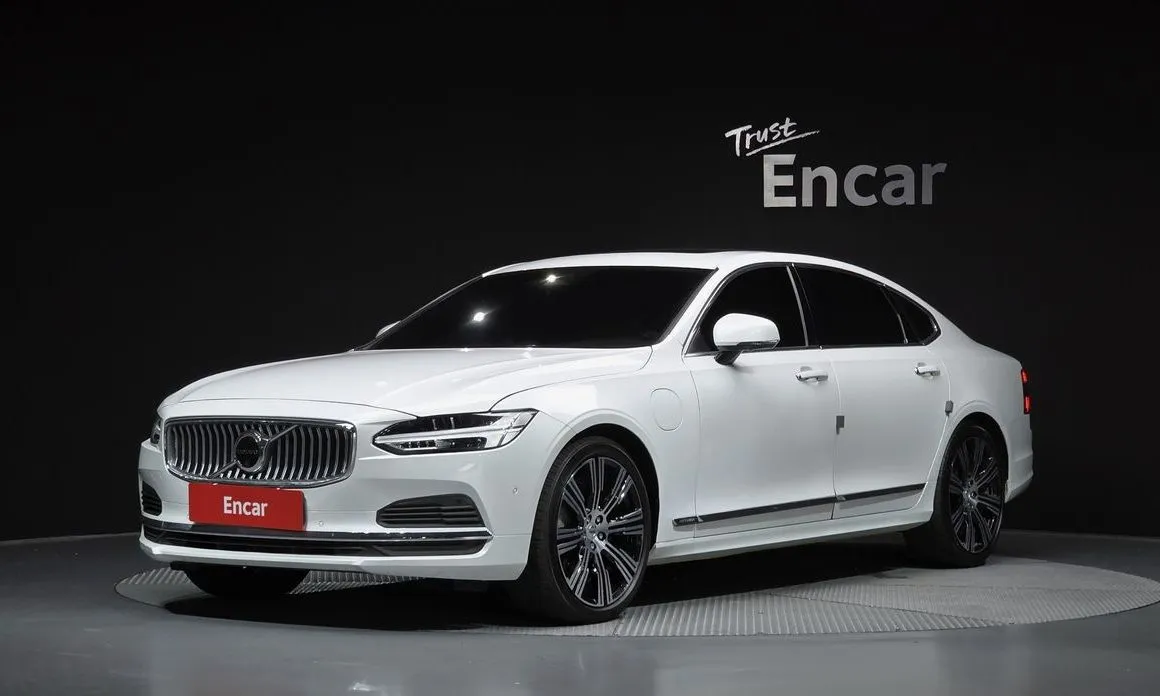 Volvo S90 — фото 1