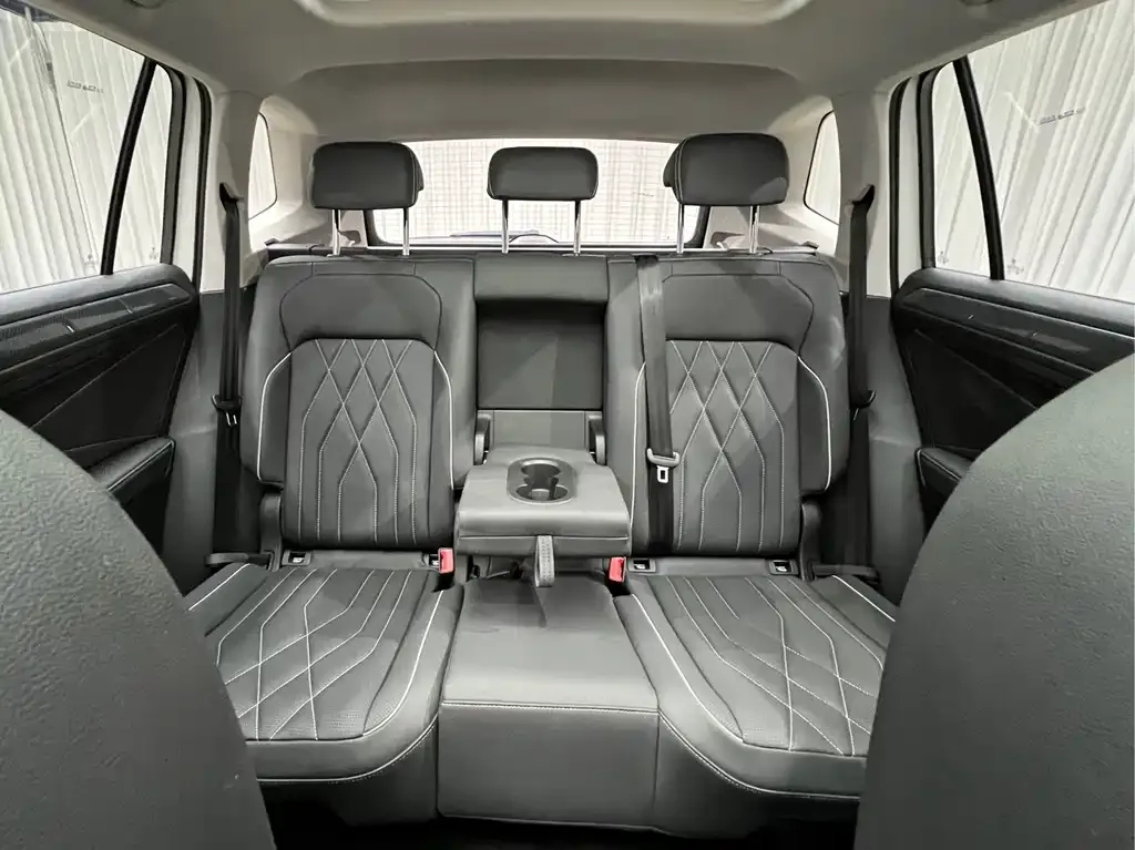 Volkswagen Tiguan L — фото 4