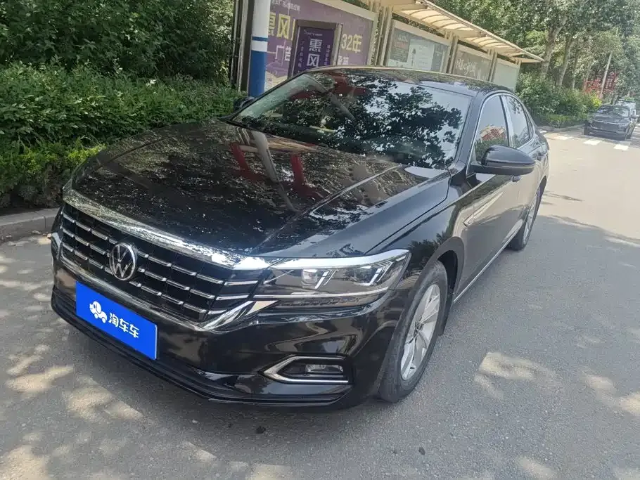 Volkswagen Passat — фото 1
