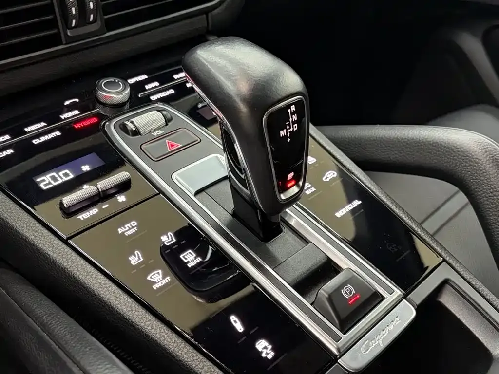 Porsche Cayenne Hybrid — фото 6
