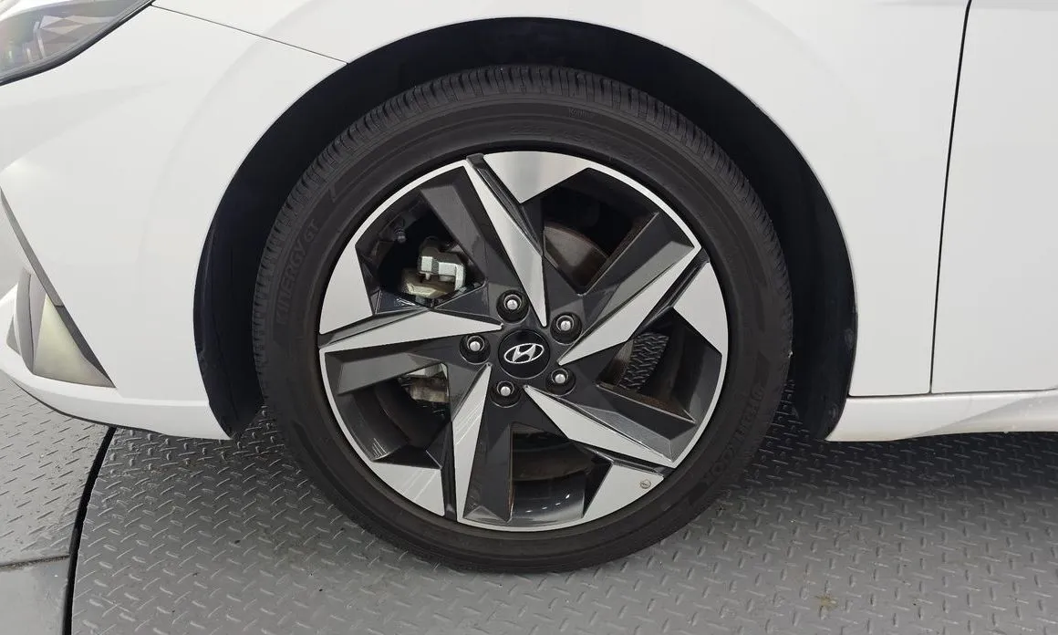 Hyundai AVANTE — фото 8