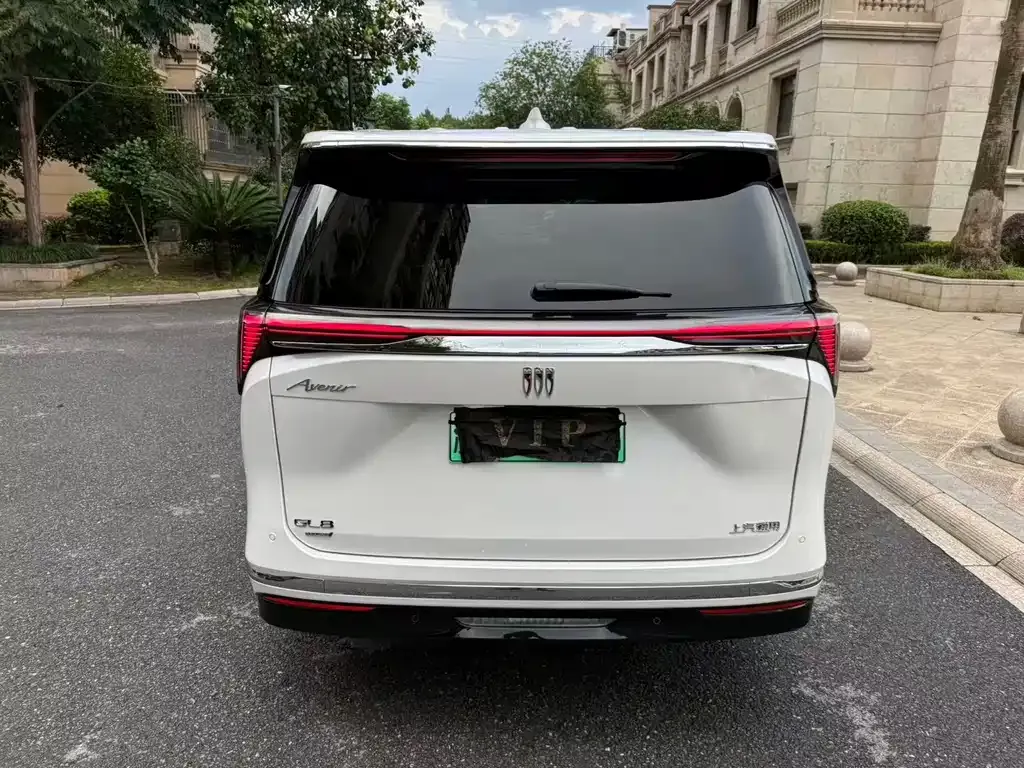 Buick GL8 Hybrid — фото 4