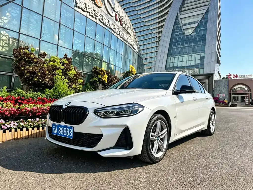 BMW 1 Series — фото 1