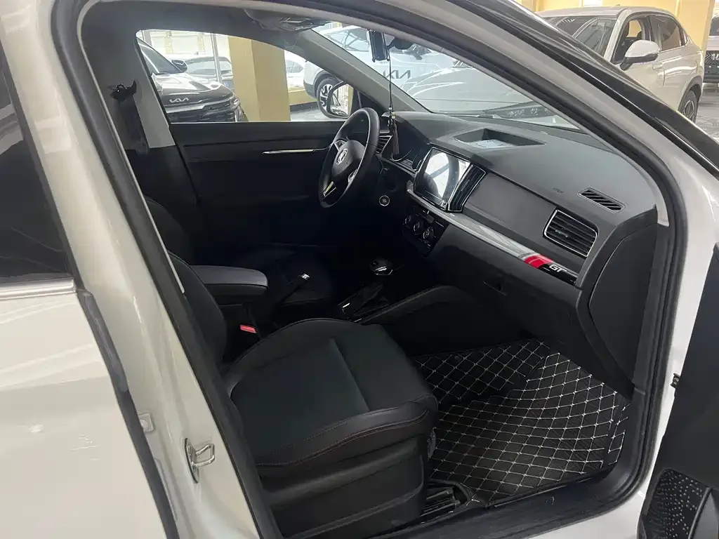 Skoda Kamiq — фото 4