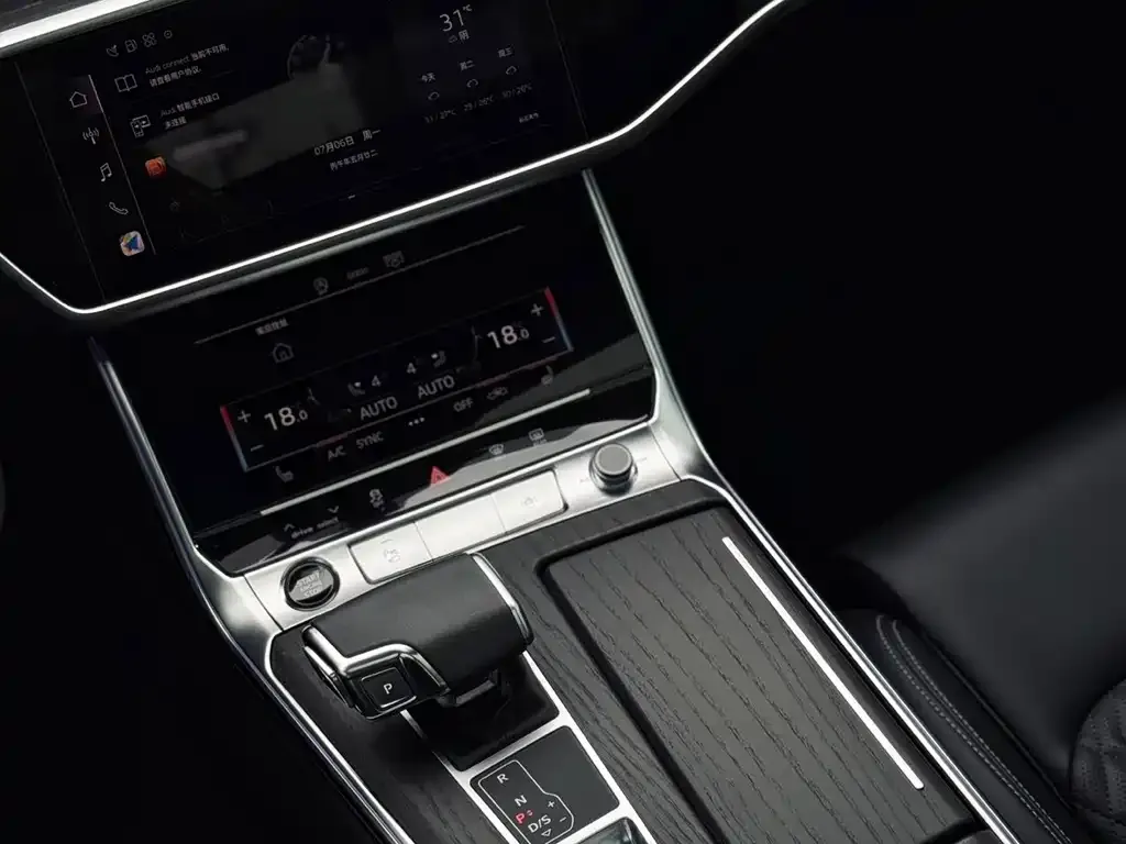Audi A6L — фото 9