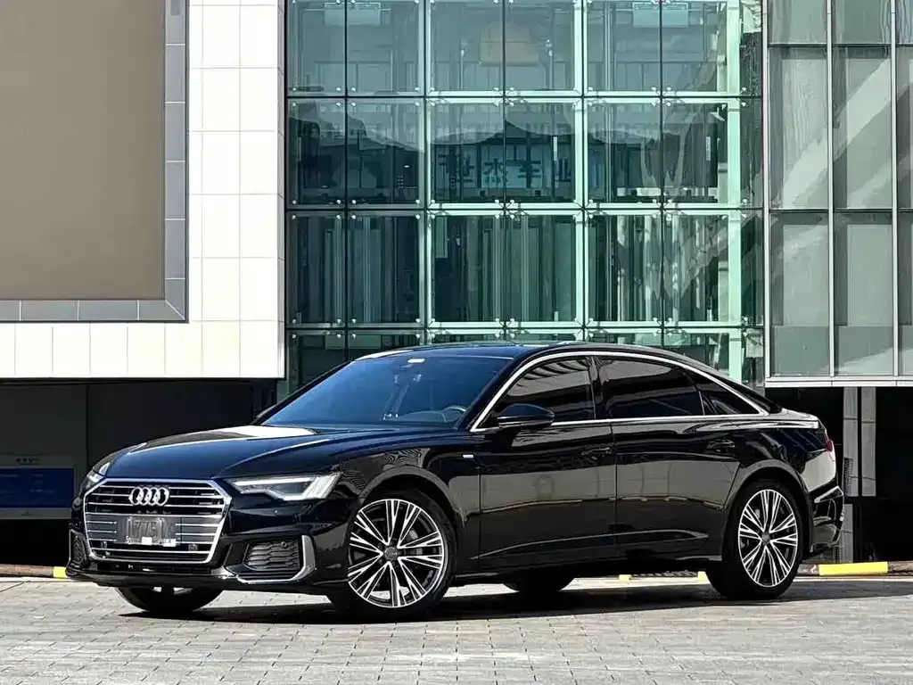 Audi A6L — фото 1