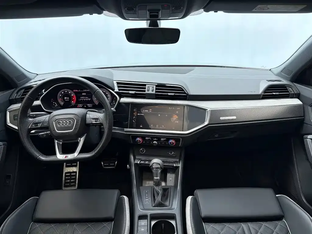 Audi Q3 Sportback — фото 3