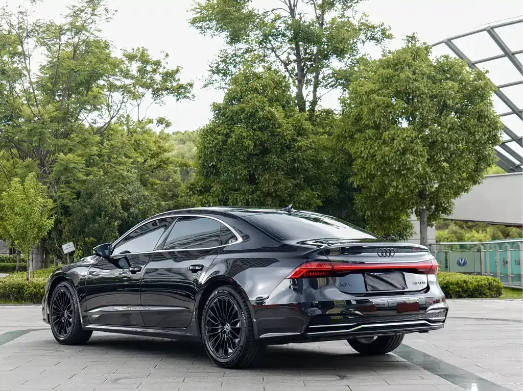 Audi A7L — фото 8