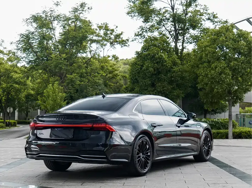 Audi A7L — фото 9