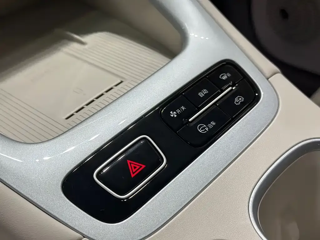 Geely Starburst — фото 8