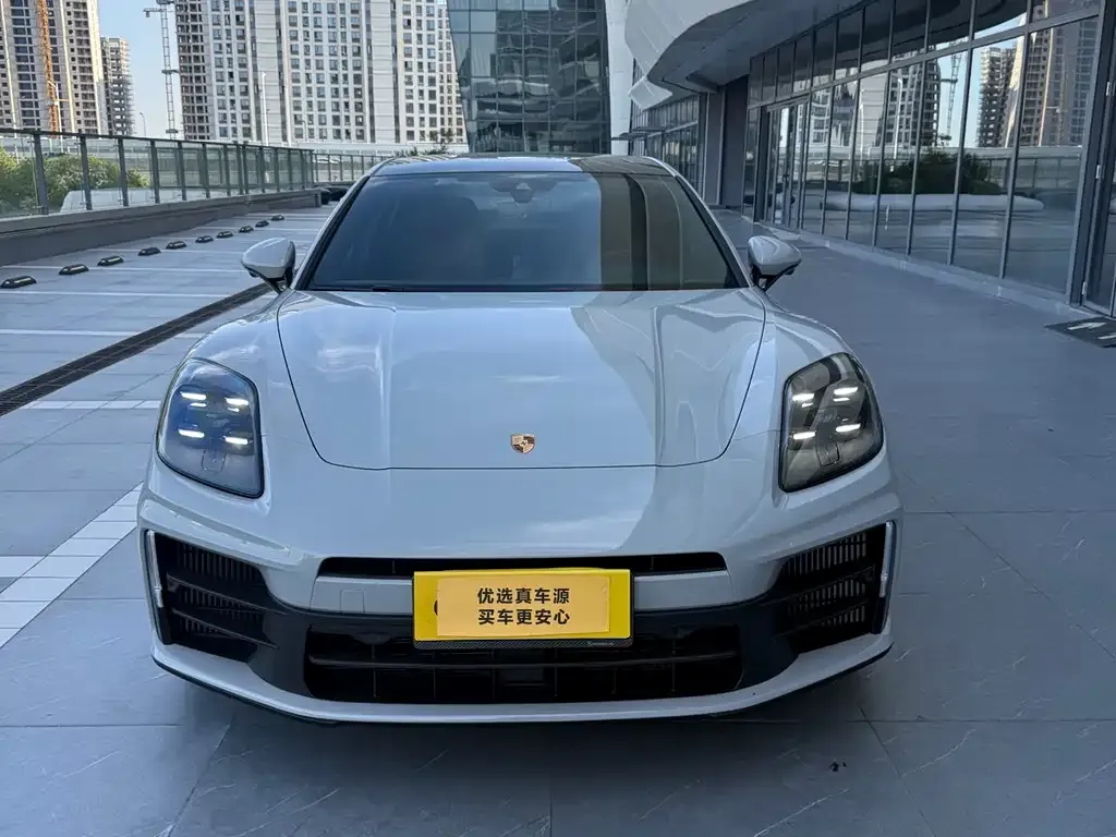Porsche Panamera — фото 1