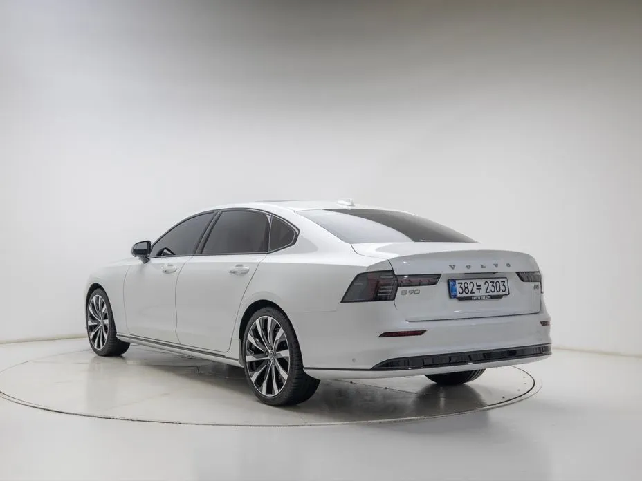 Volvo S90 — фото 6
