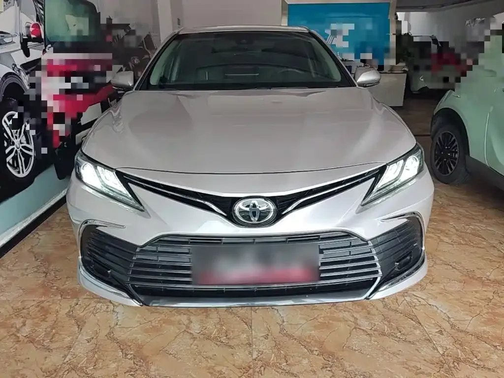 Toyota Camry — фото 7