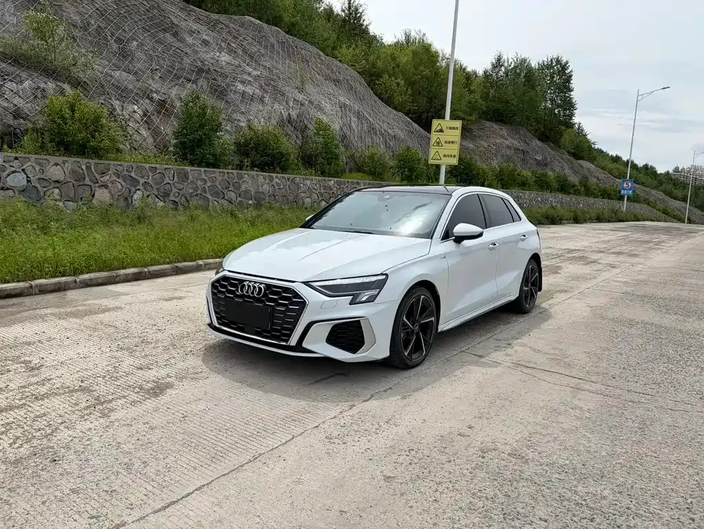 Audi A3 — фото 1