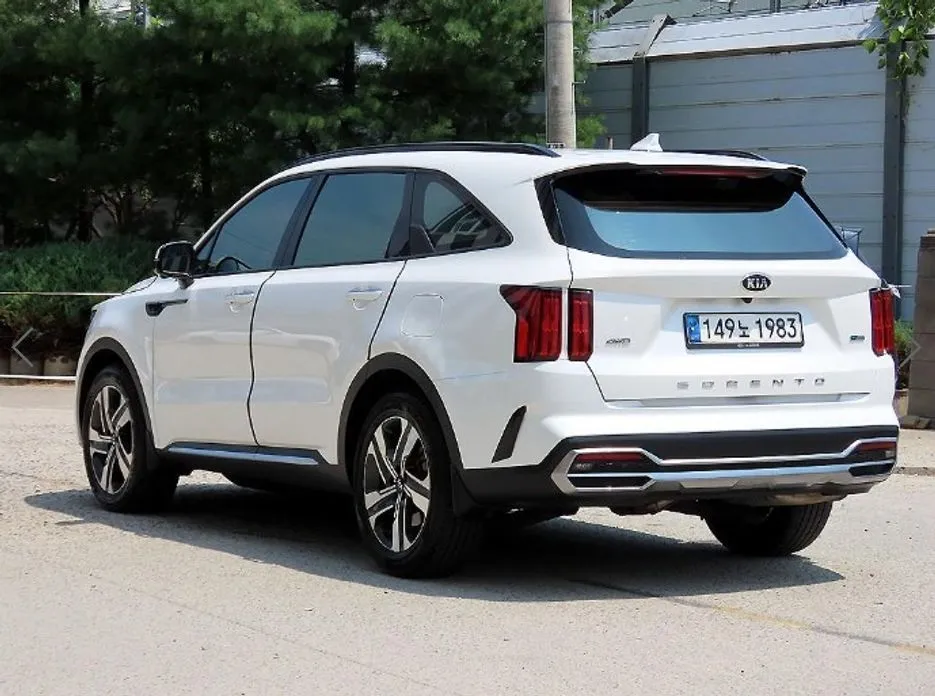 Kia Sorento — фото 9