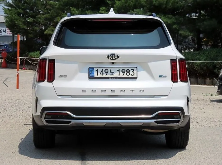 Kia Sorento — фото 8