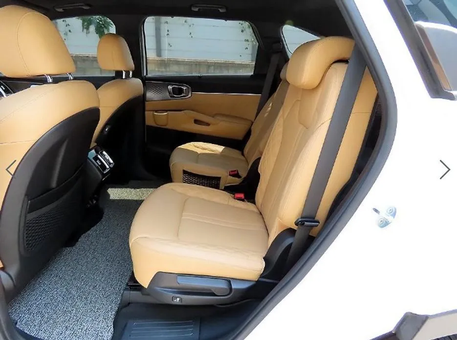 Kia Sorento — фото 7