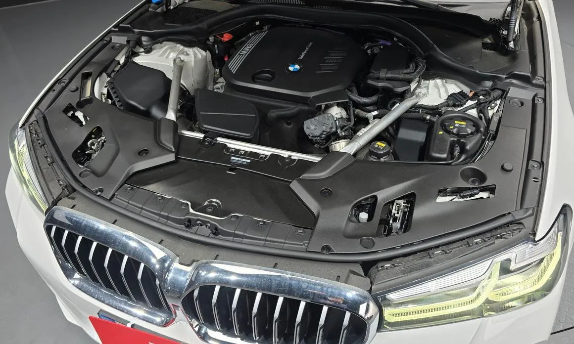 BMW 5-Series 2023 из KR, фото 9