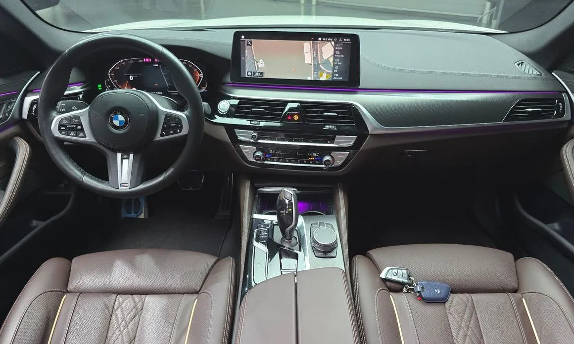 BMW 5-Series 2023 из KR, фото 8