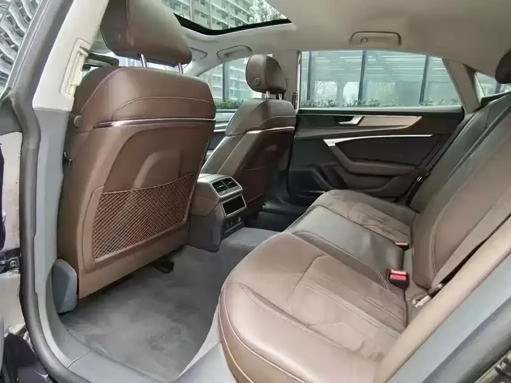 Audi A7L 2024 из CN, фото 5