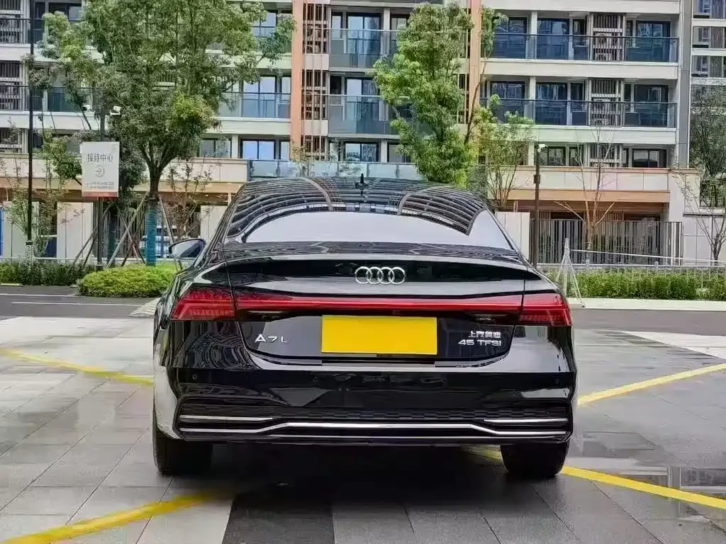 Audi A7L 2024 из CN, фото 4