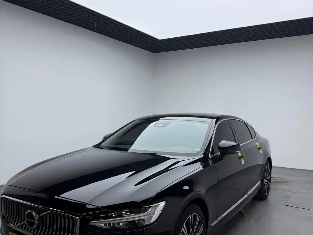Volvo S90 — фото 1