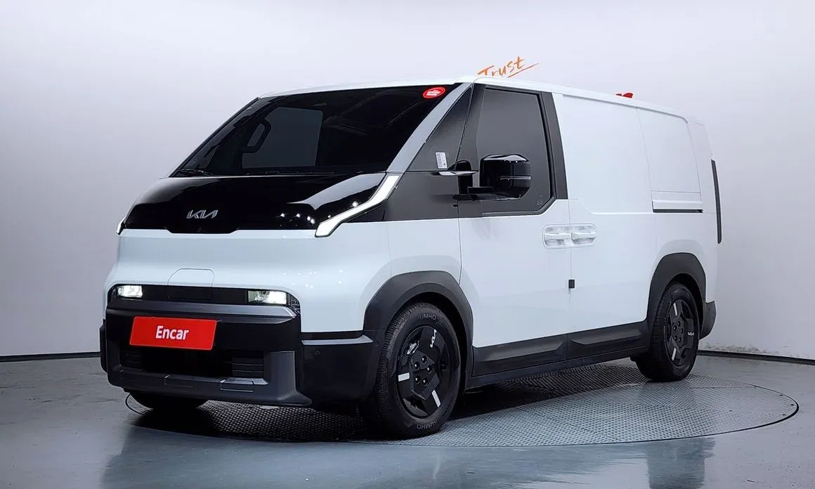 Kia PV5 — фото 1