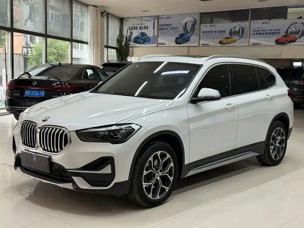 BMW X1 — фото 1