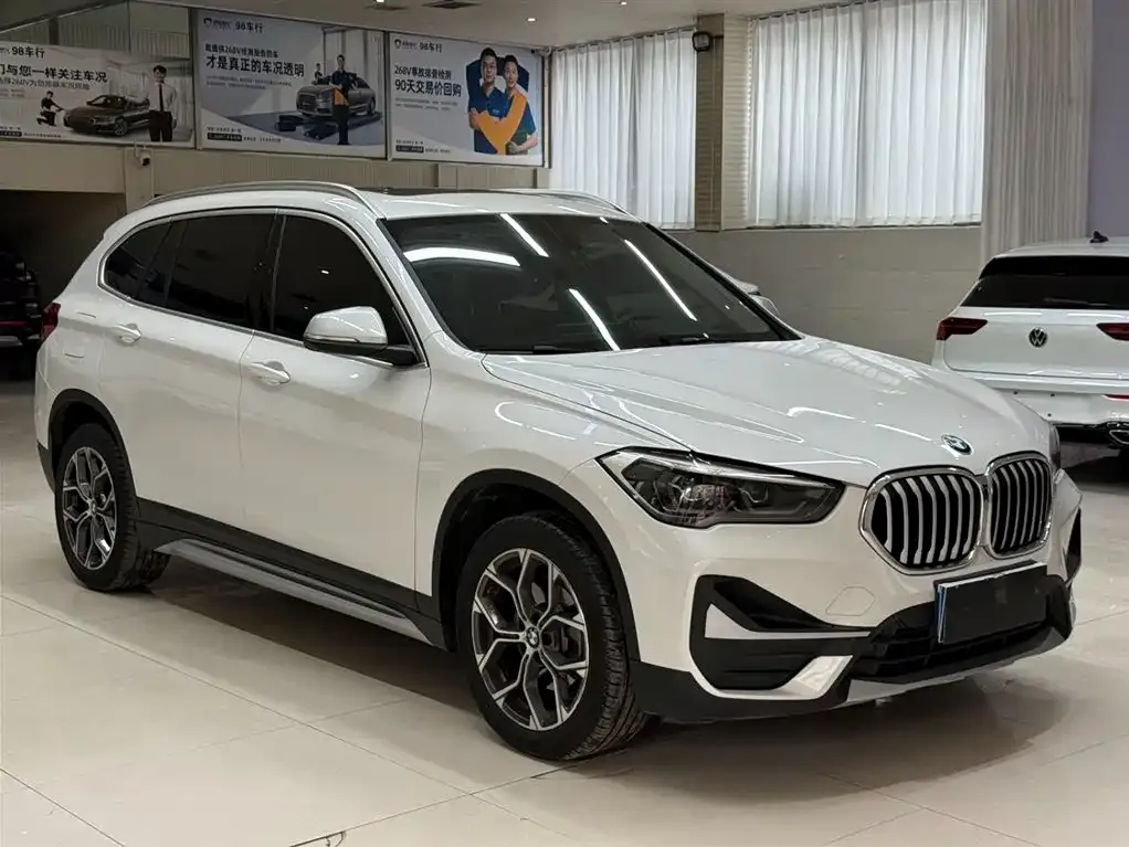 BMW X1 — фото 9