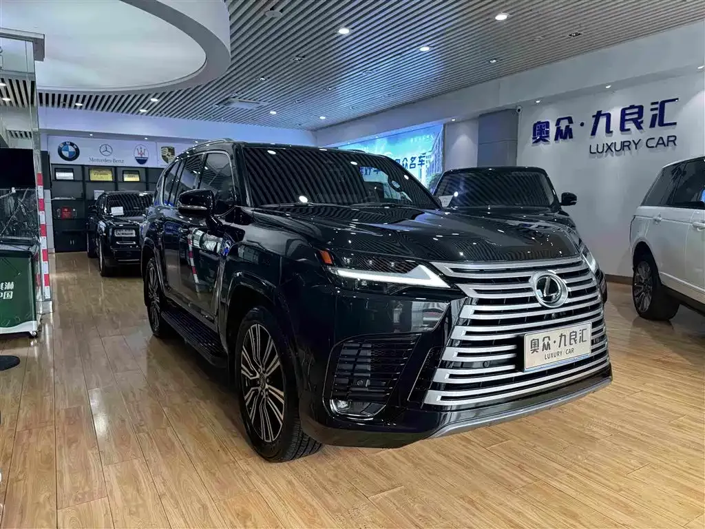 Lexus LX — фото 1