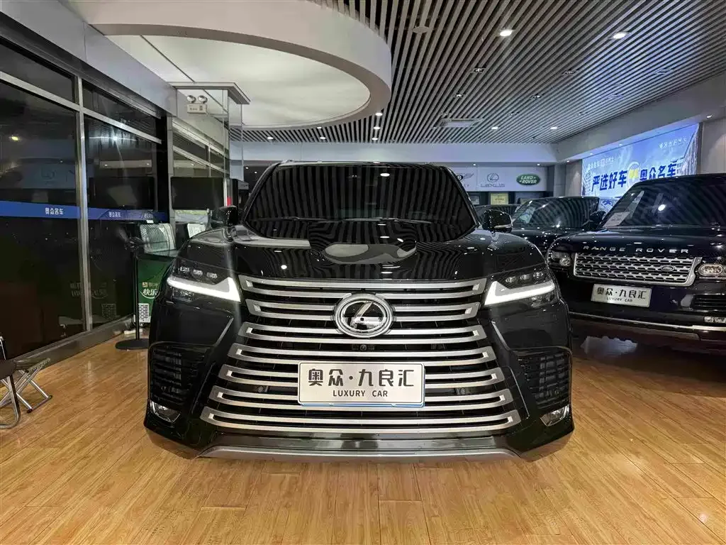 Lexus LX — фото 10