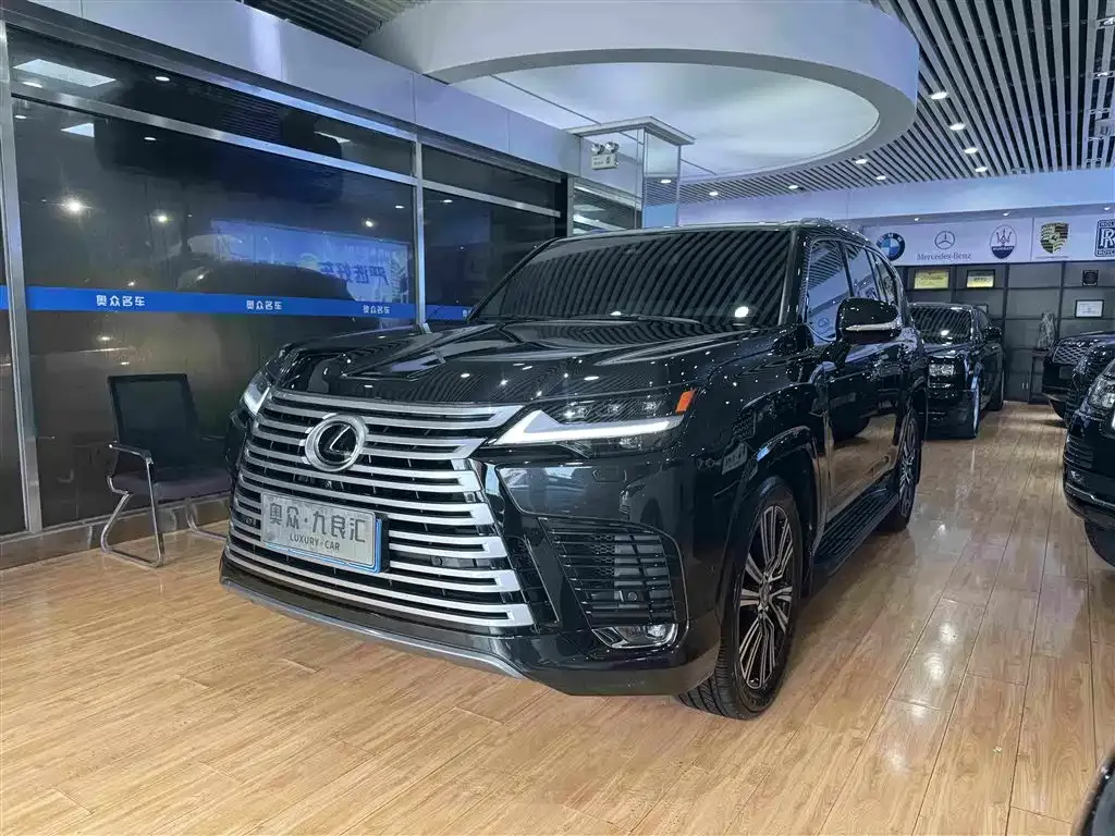 Lexus LX — фото 8