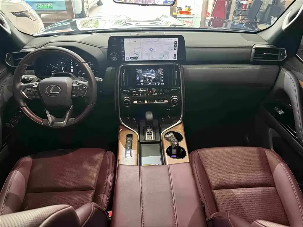 Lexus LX — фото 4