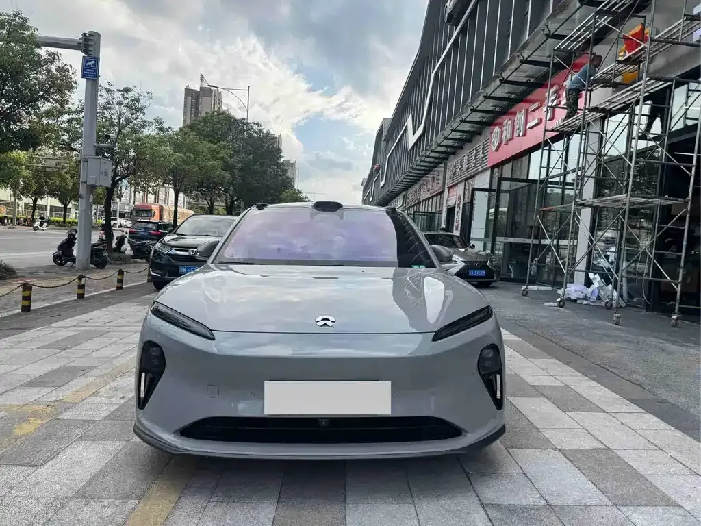 NIO ET5T