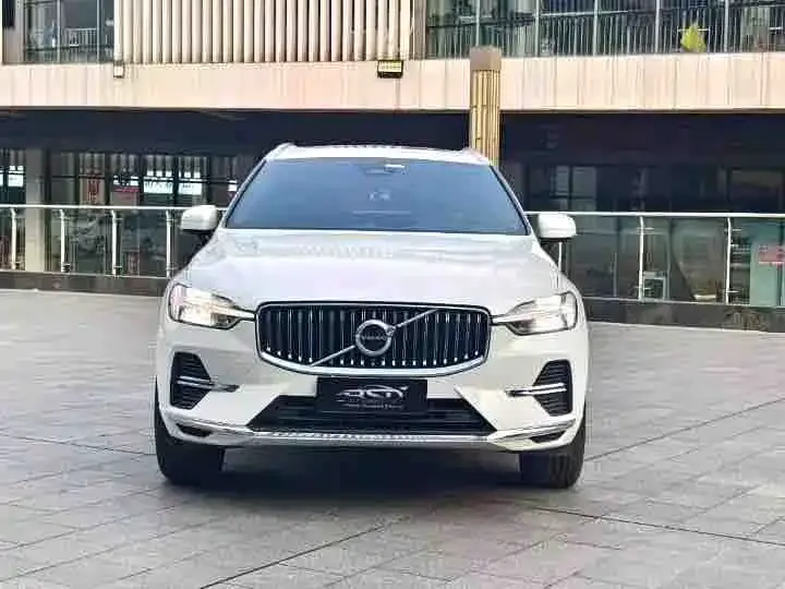 Volvo XC60 — фото 6