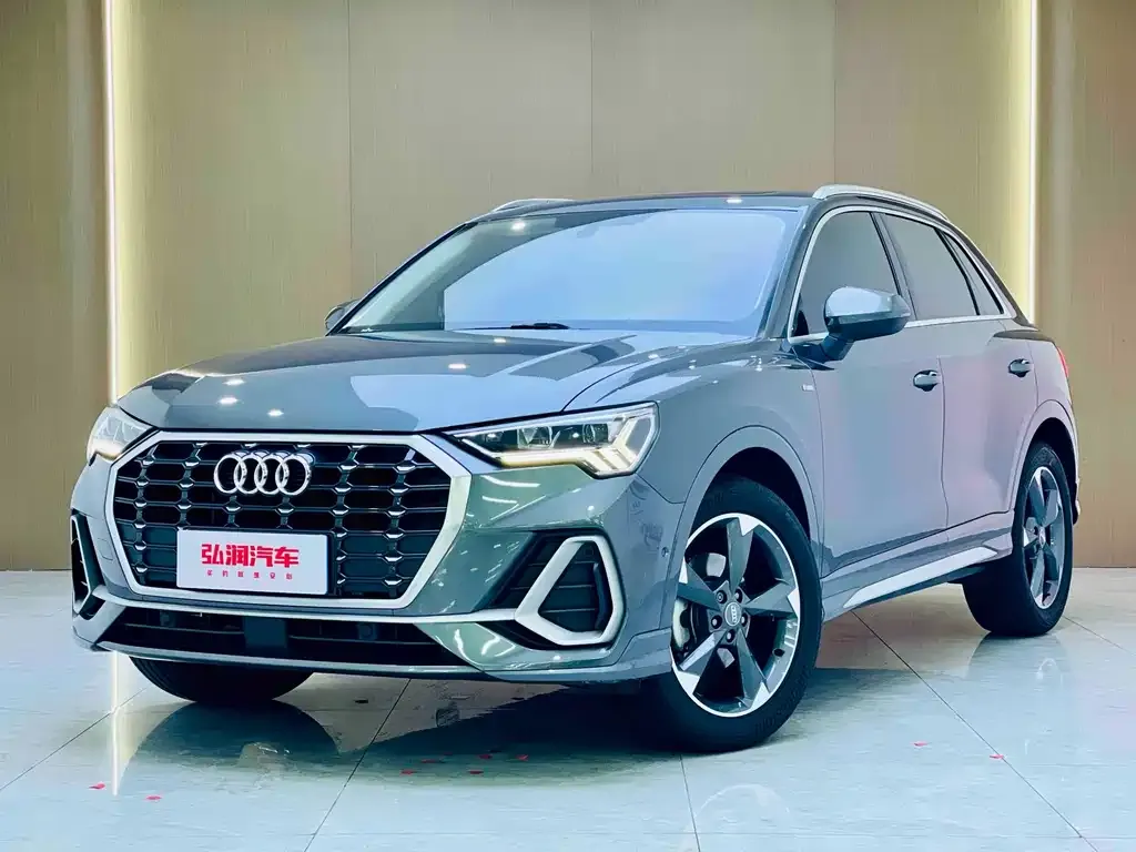 Audi Q3 — фото 1