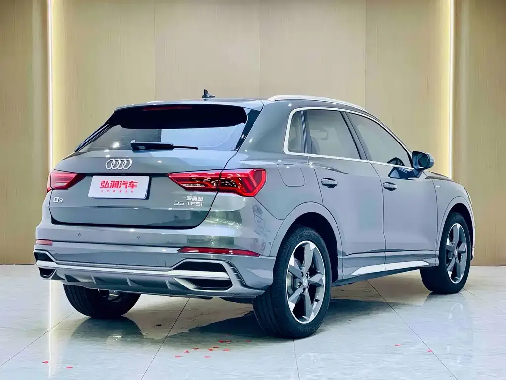 Audi Q3 — фото 9