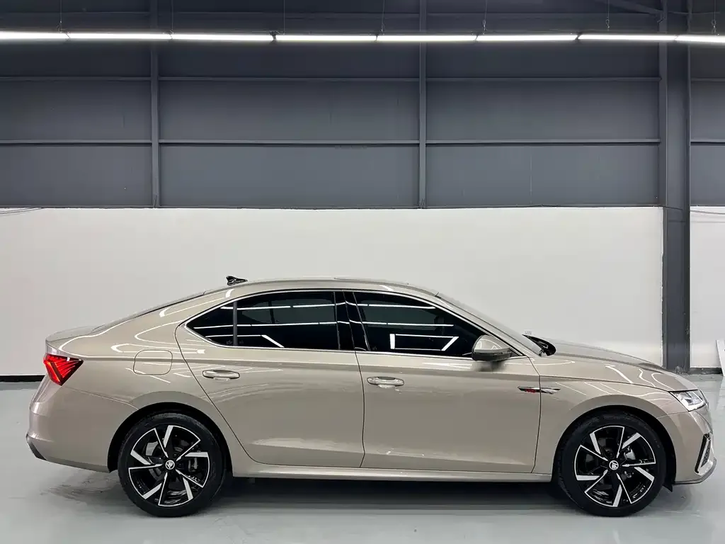 Skoda Octavia — фото 3