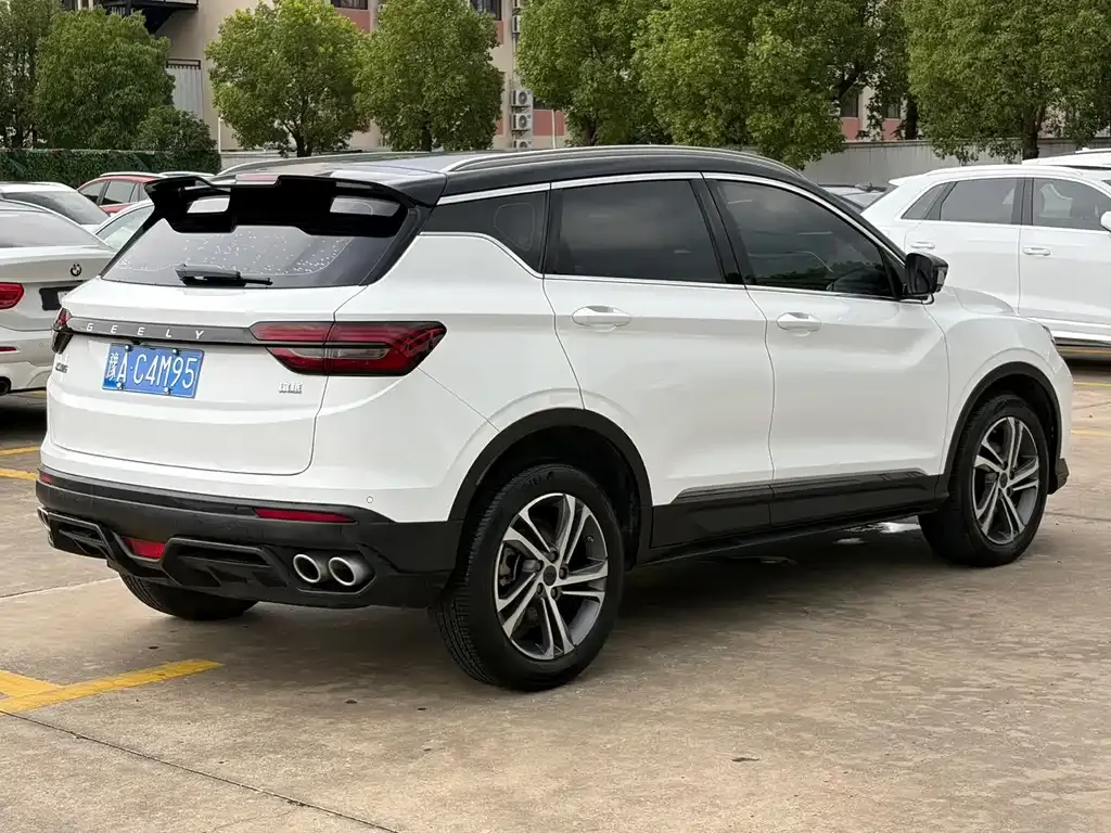 Geely Binyue — фото 10