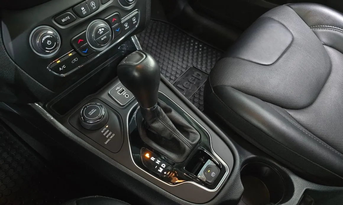 Jeep Cherokee — фото 9