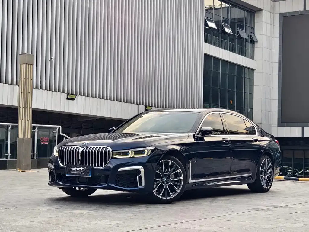 BMW 7 Series — фото 1