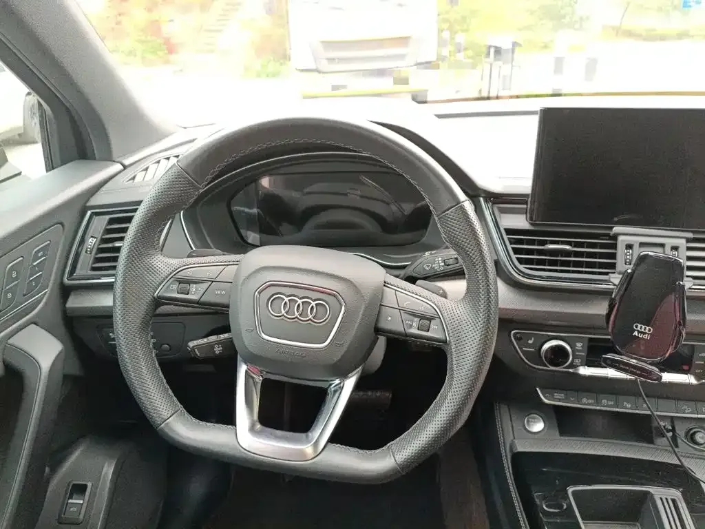 Audi Q5L Sportback — фото 10