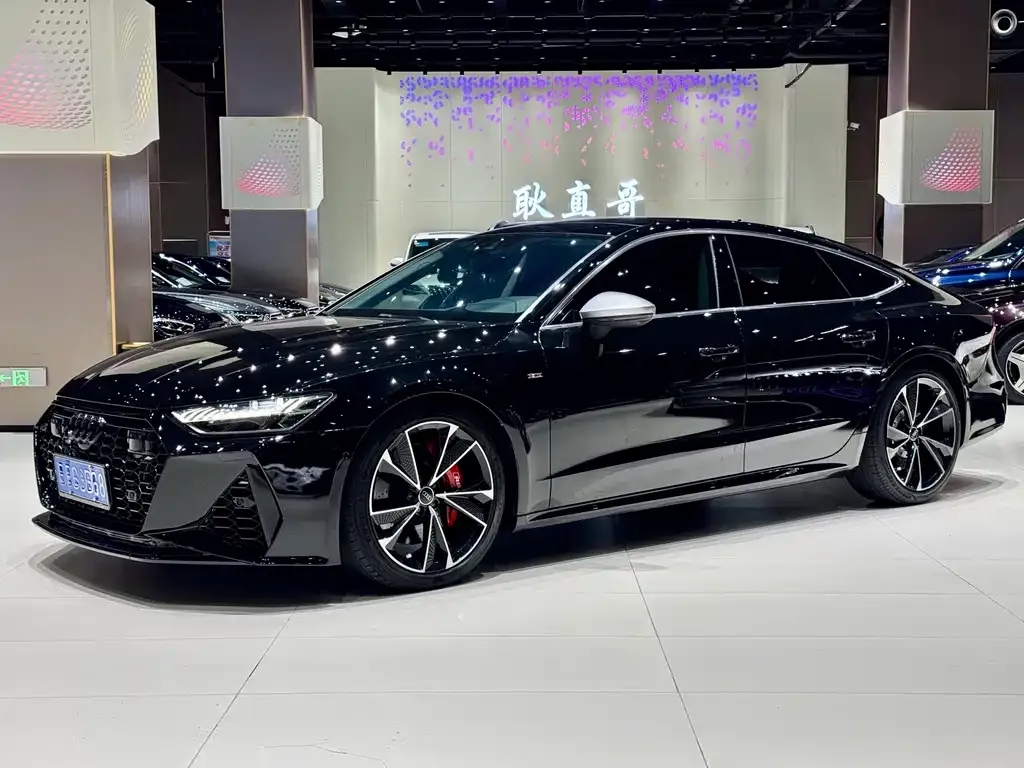 Audi A7 — фото 1