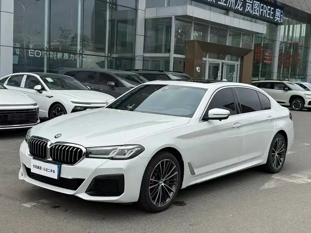 BMW 5 Series — фото 1